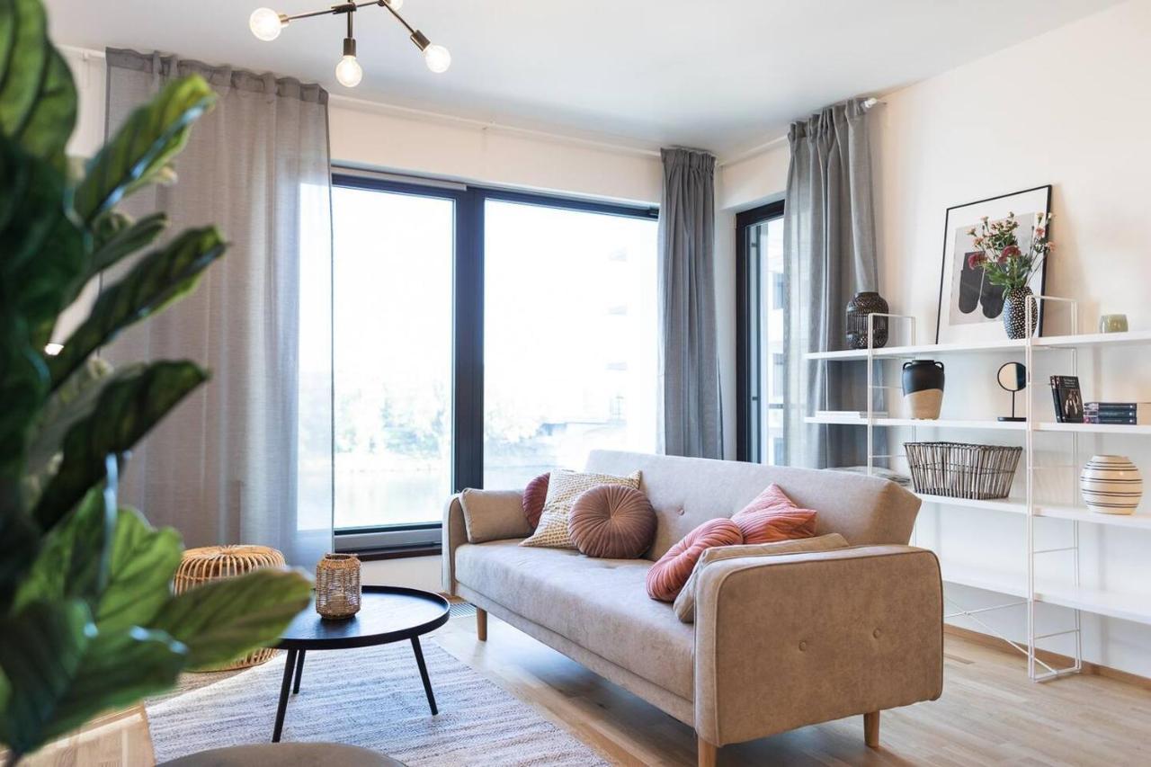 Appartamento Marina Island - Modern Riverside With Terrace Praga